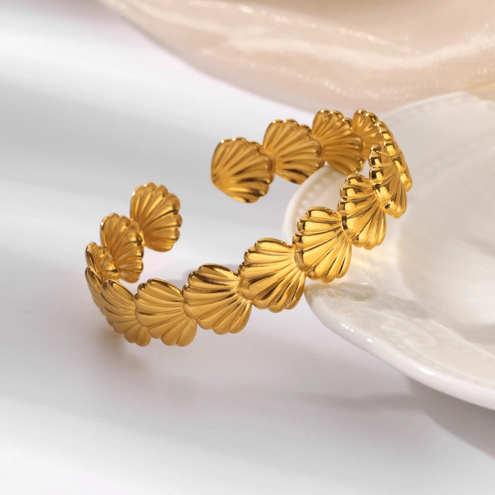 Gold Shell Cuff Bracelet – Stainless Steel Opening Bangle for Women’s Summer Beach Style - Image 2